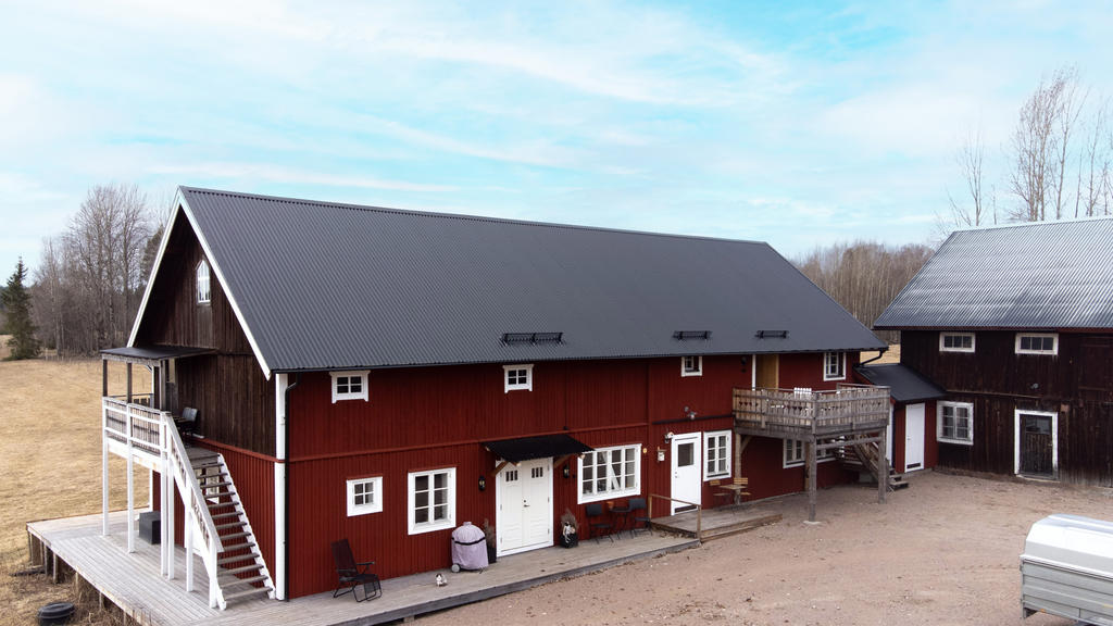 Västra ekonomibyggnaden.