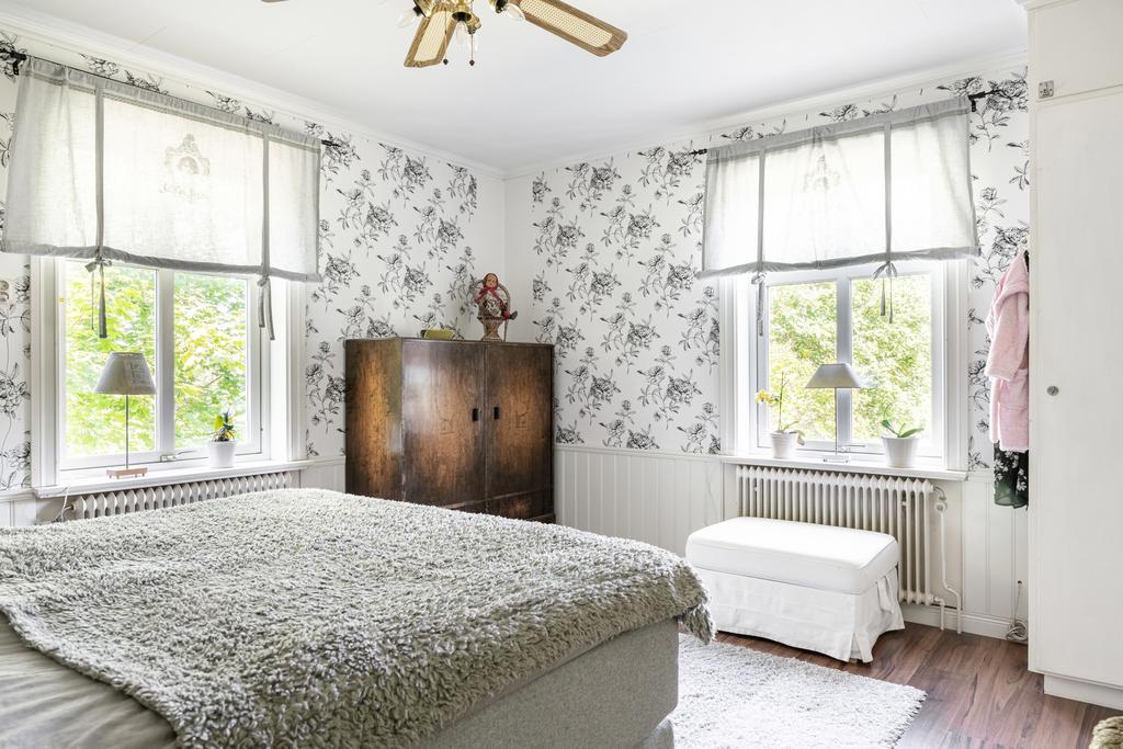 Sovrum på entréplan