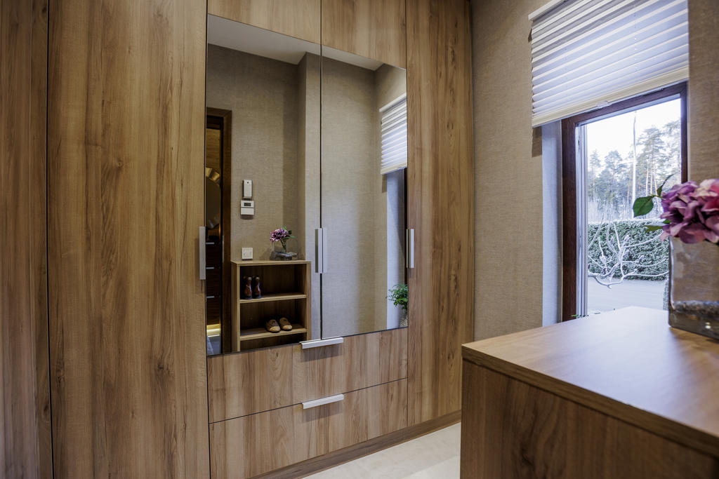 Walk-in-closet i anslutning till hallen