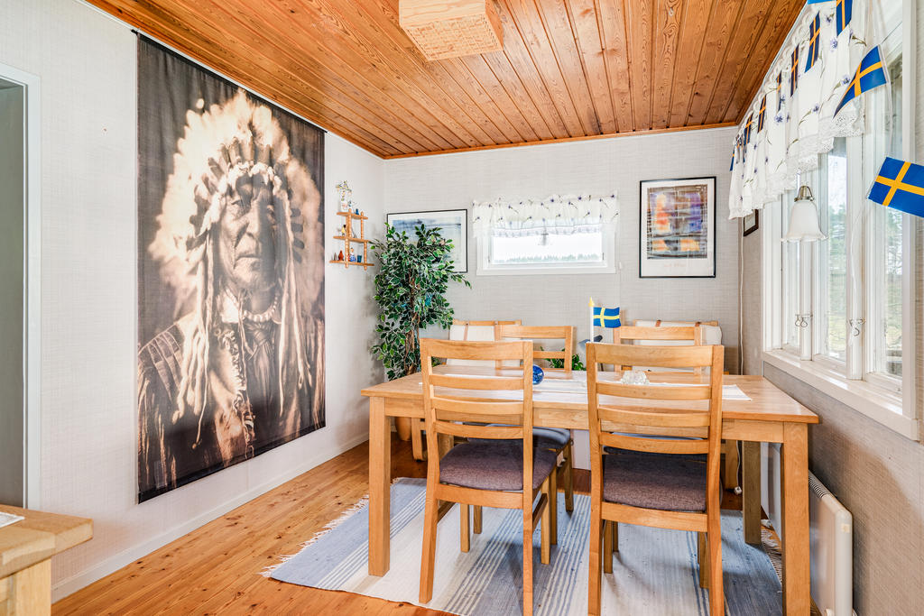 Matrum med plats för separat matbord.