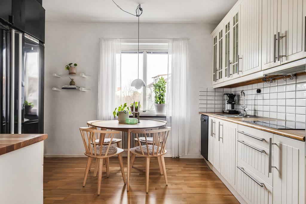 Ett jättefint kök med full maskinell utrustning