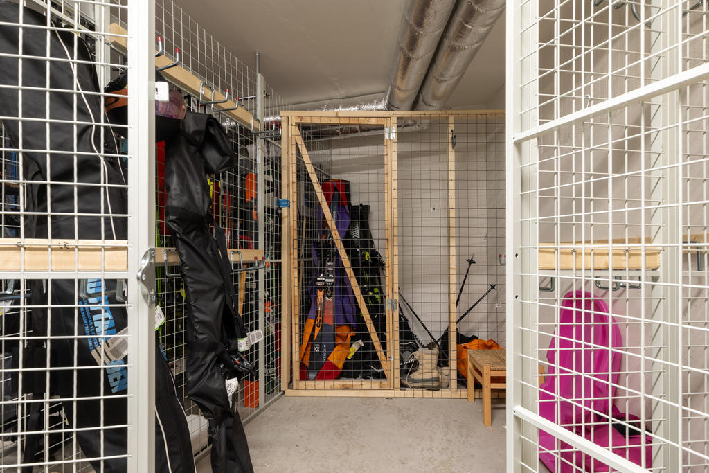 Föreningens största förråd erbjuds med möjlighet till både privat förvaring och förvaring för eventuella uthyrningsgäster.