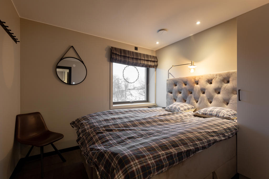 Två av de fyra  sovrummen är utrustade med dubbelsäng.