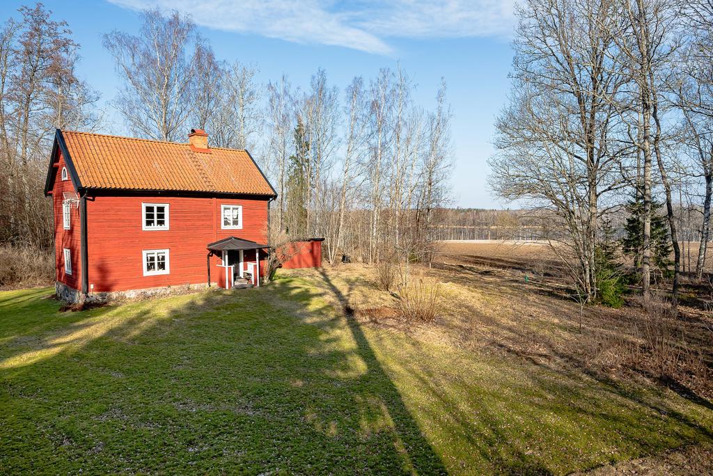 Fridfullt läge i lantlig miljö
