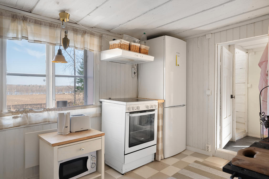 Kök med vacker vy från fönstret
