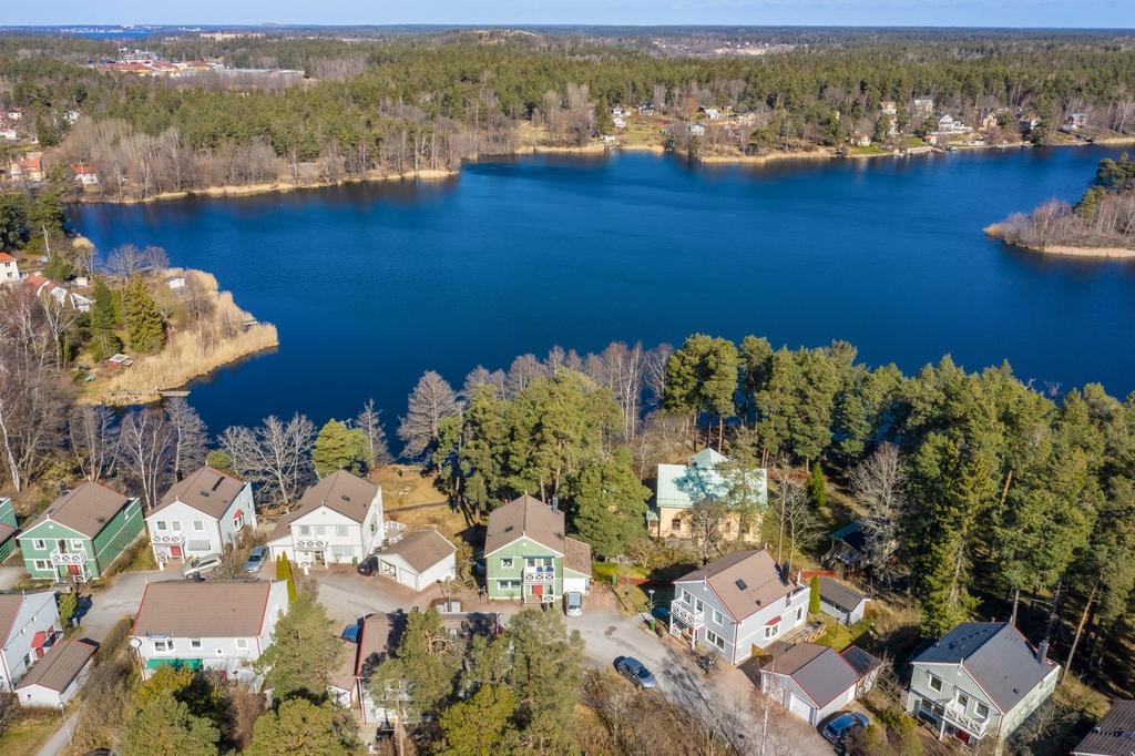 Kottsjön med badstrand på Lidingö 