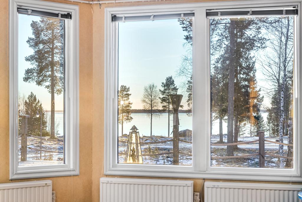Härlig utsikt mot vattnet