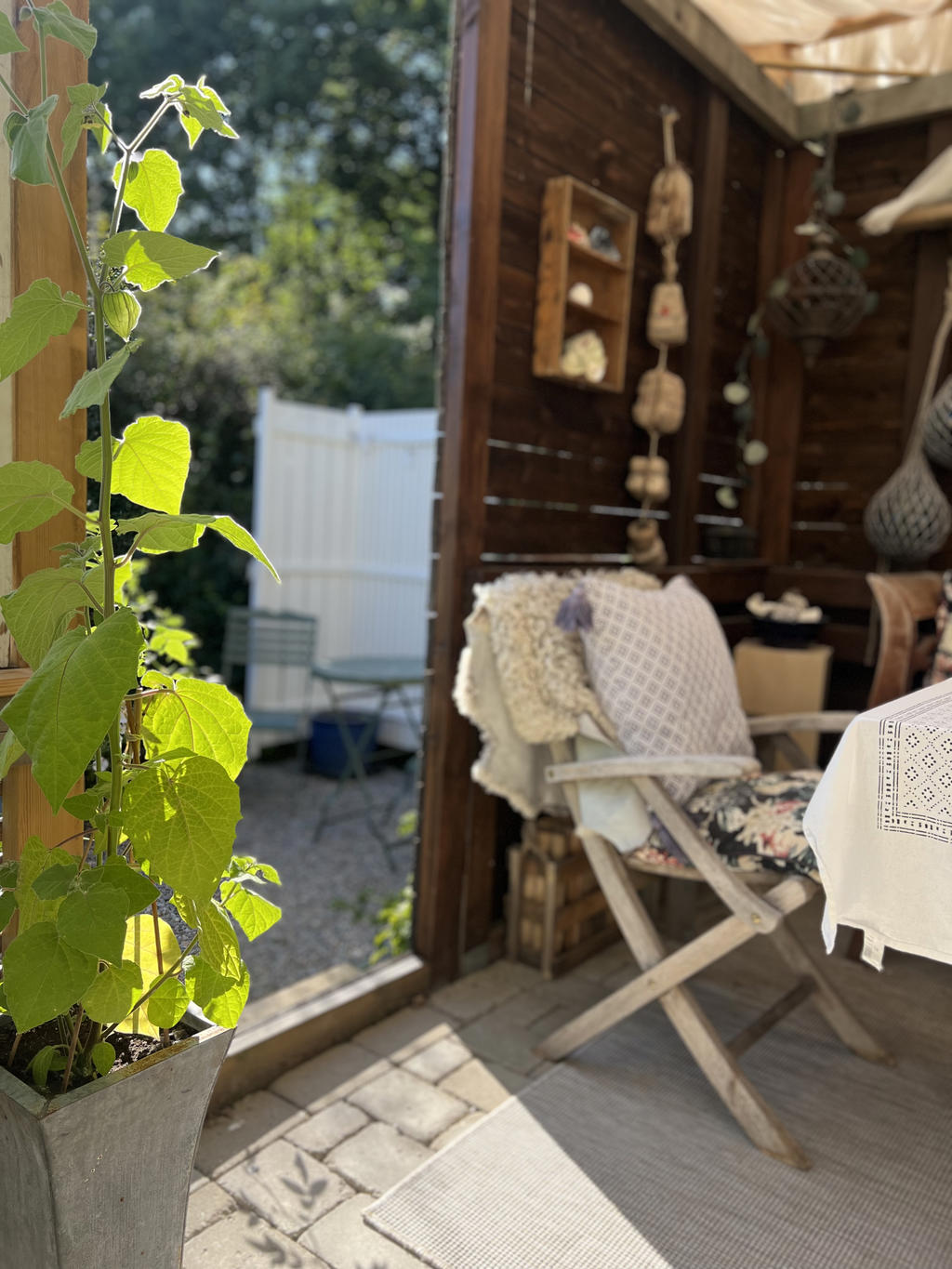 Detaljbild trädgård.