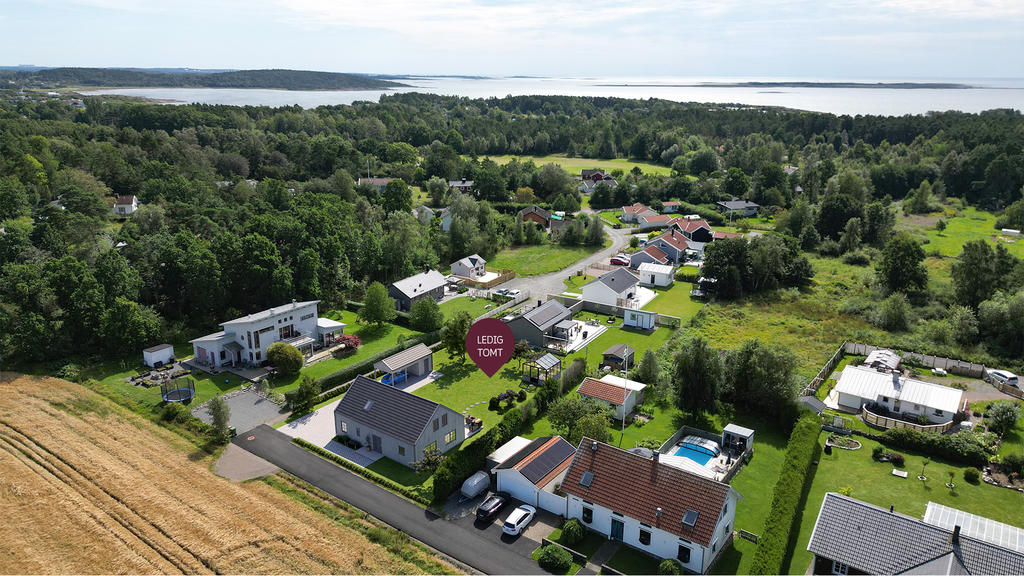 Tomten här på Båtsmasstigen 6 är perfekt för dig som vill bo nära havet!