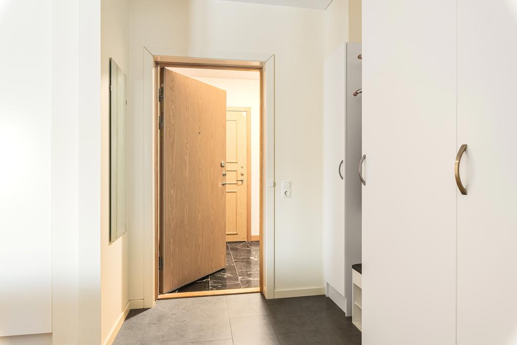 Entréhall med garderobsförvaring
