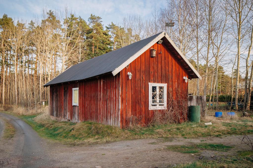 Garage och förrådsdel