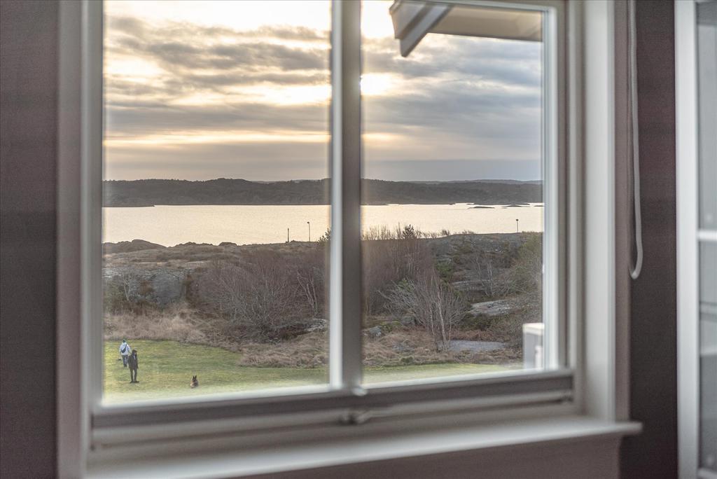 Vy från sovrum två mot havet