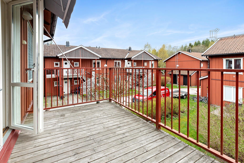 Balkong med härlig kvällsol