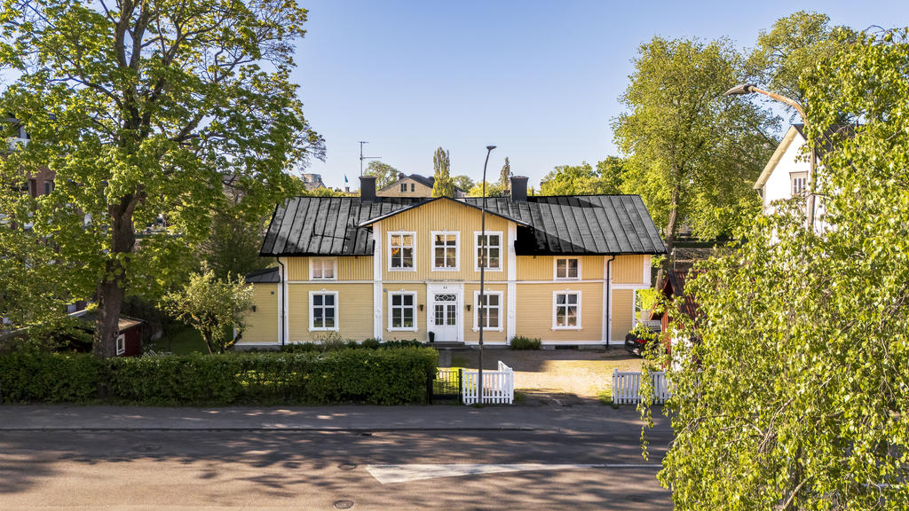Entré mot Våxnäsgatan