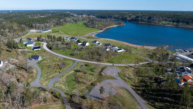 Tomt intill Valdemarsviken