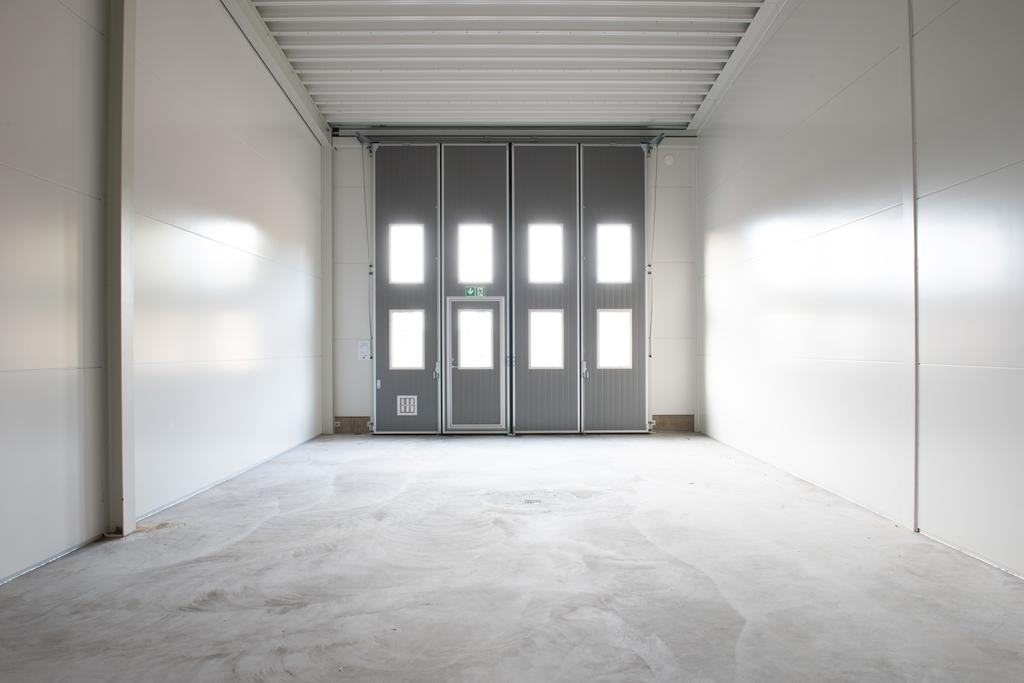 Exempelbild. På denna bild från annat garage, saknas luftvärmepumpen