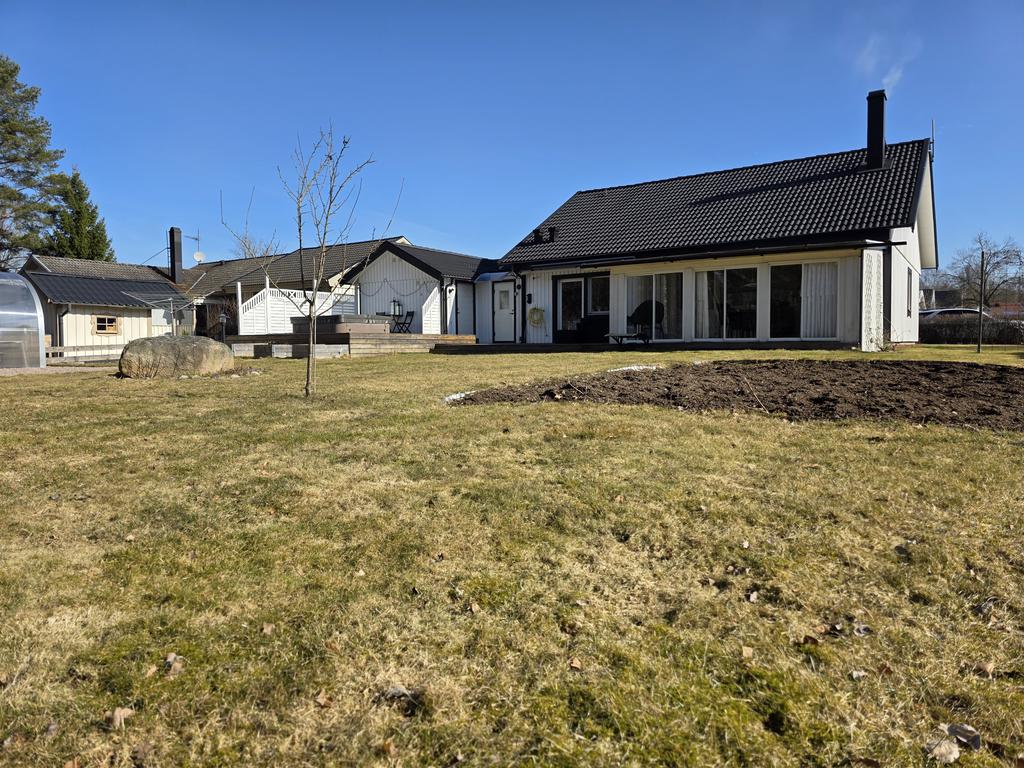 Kårevägen 27, Furuby