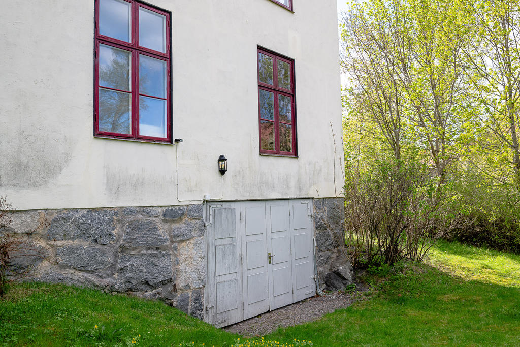 Garage på gaveln på huset