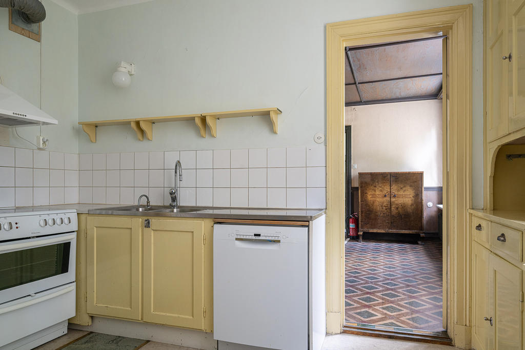 Kök med öppning mot hallen