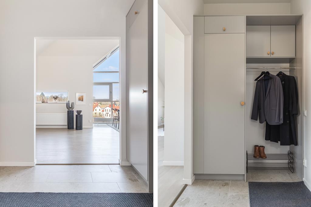 Huvudentrén från trapphuset