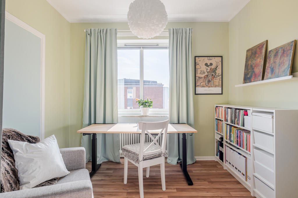 Sovrum 3/Arbetsrummet/Del av vardagsrummet