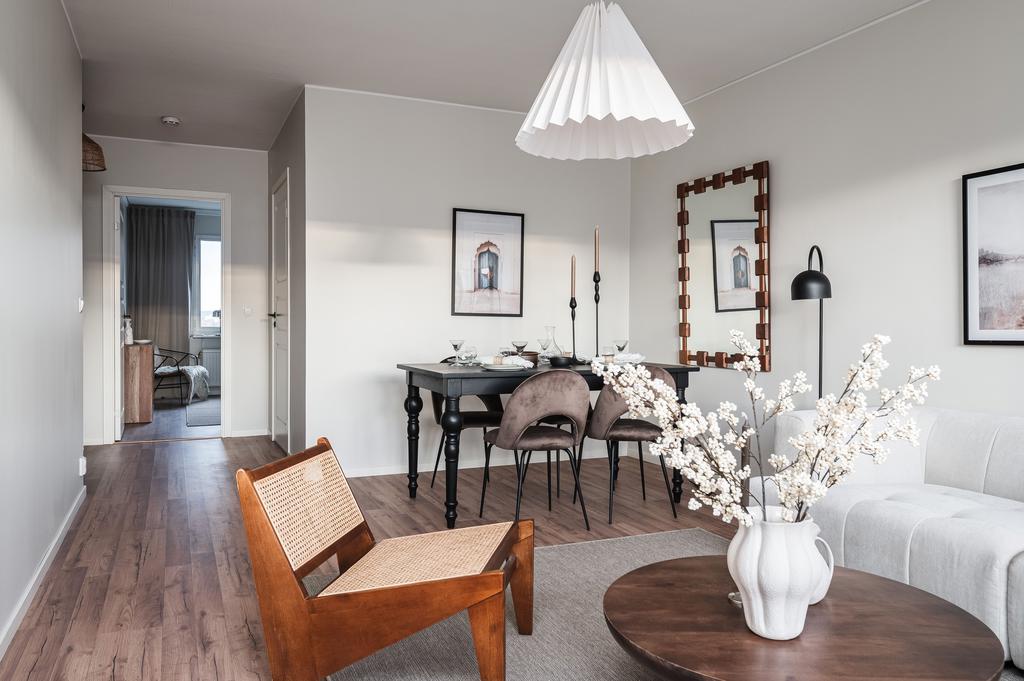 Med neutral färger är det lätt att addera varma detaljer