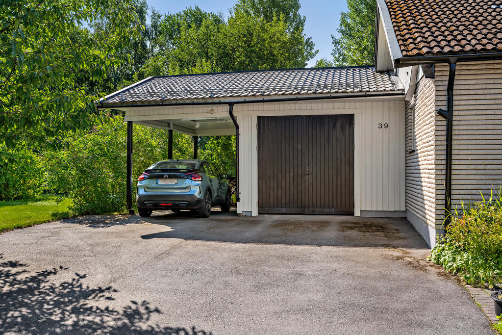 Garage och carport