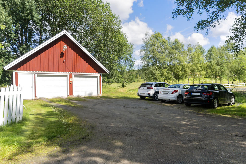 Dubbelgarage med loft