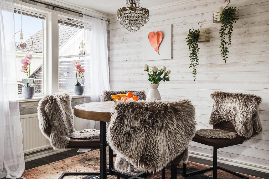 Matplats i anslutning till uteplatsen