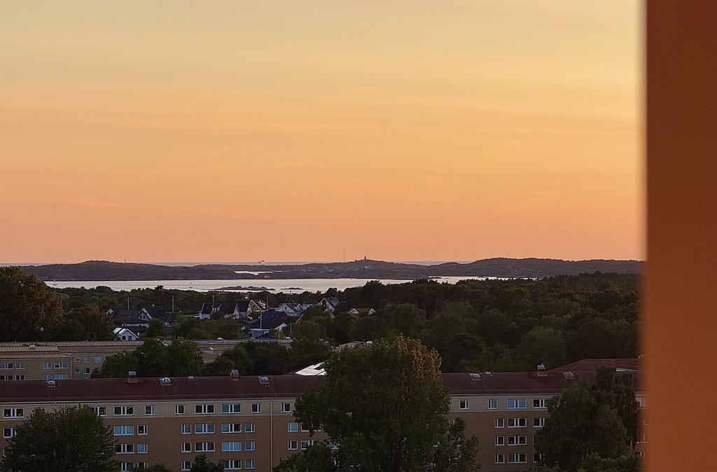 Säljarens egna bild. Blicka ut  över en magisk utsikt över solnedgången!