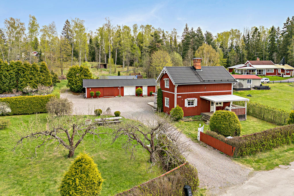 Härlig, naturnära tomt.