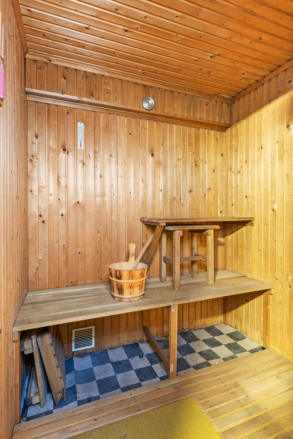 KÄLLARE: Bastu