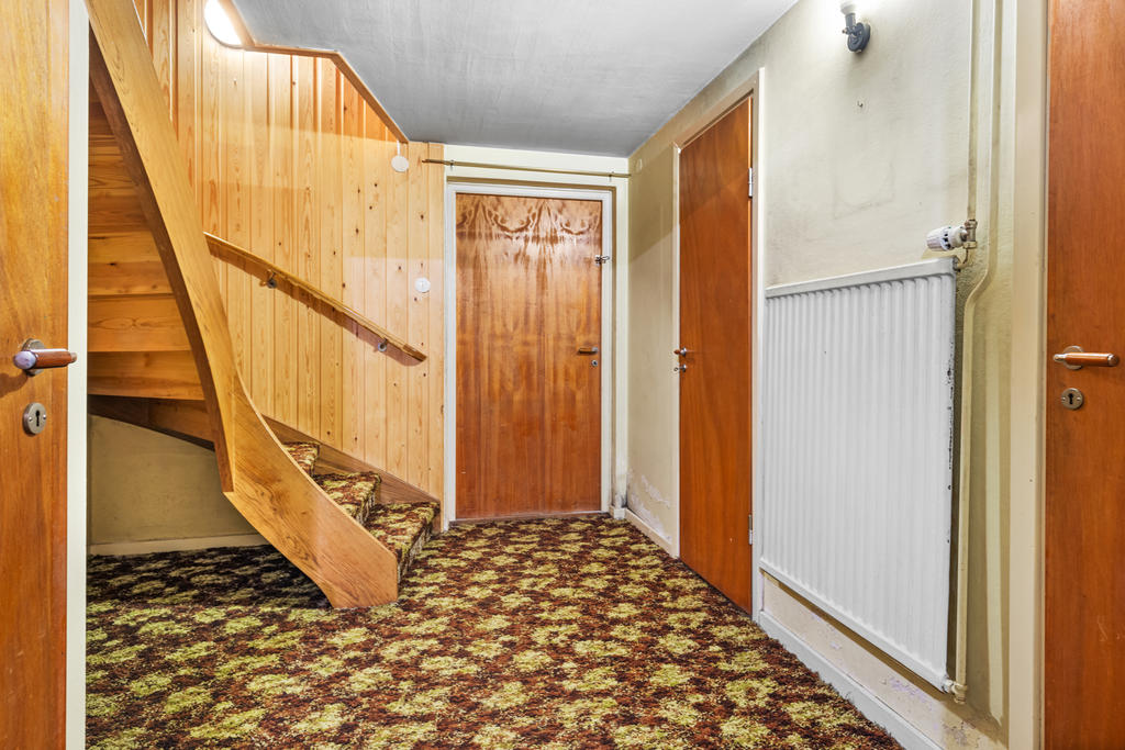 KÄLLARE: Hall