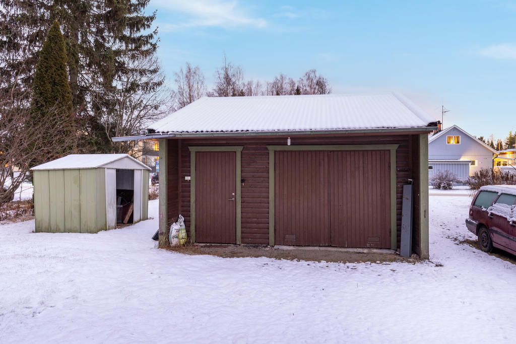 Frisåtende garage