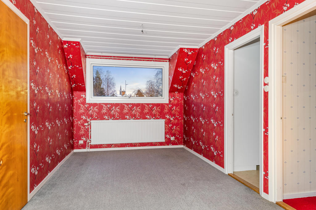 ÖV: Hall