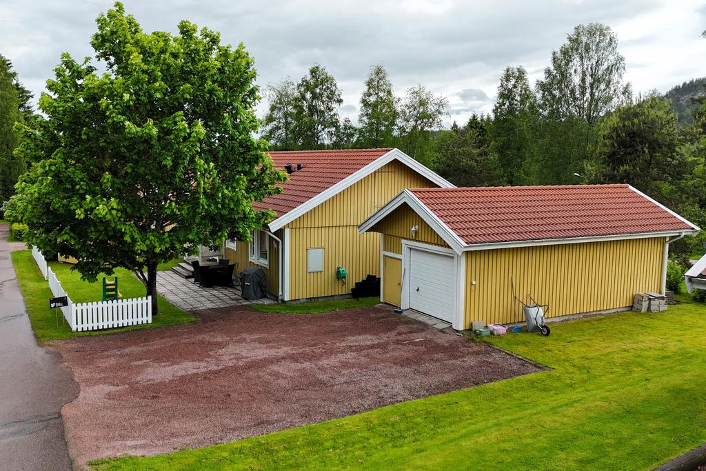Fristående bostadsrättsvilla med eget garage 