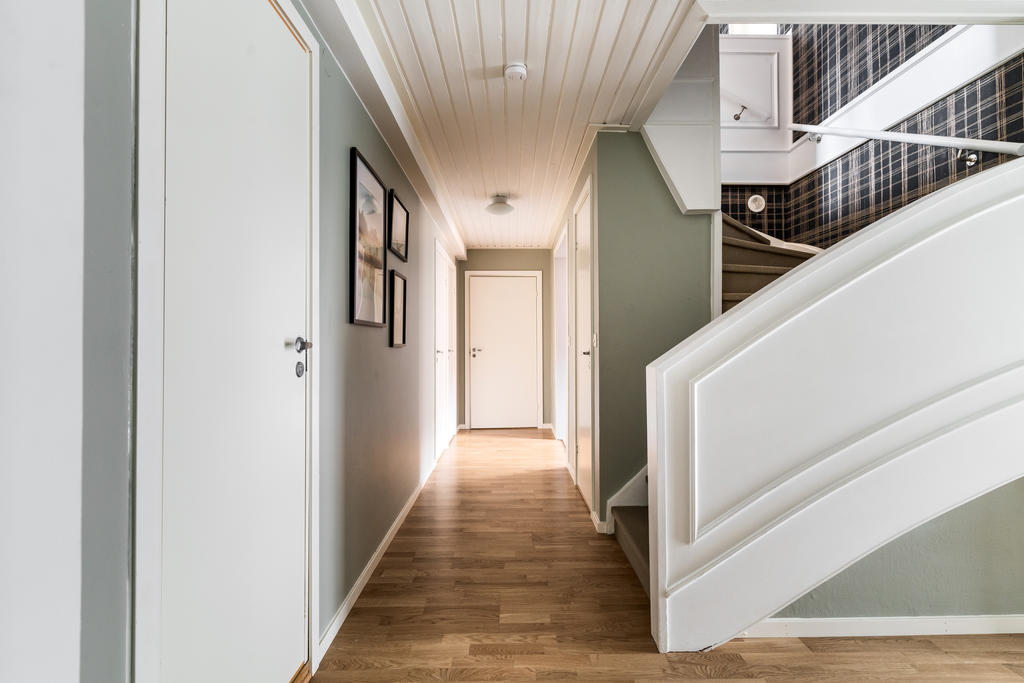 Hall i souterrängplan