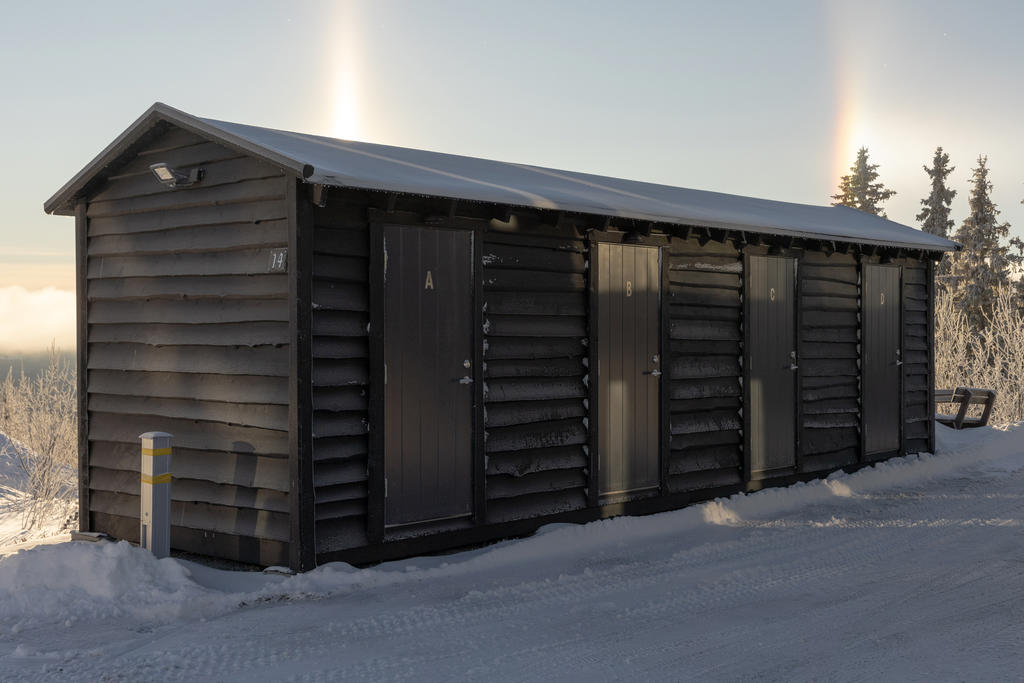 Skidförråd på gården