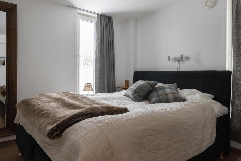 Mater bedroom på nedre plan
