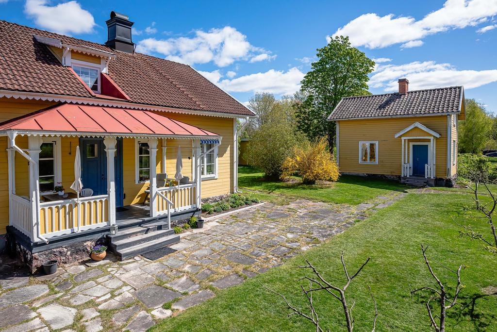 Tidstypiska stenlagda gångar