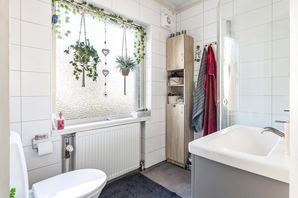 Badrum. Åsgatan 6 - nedre plan.