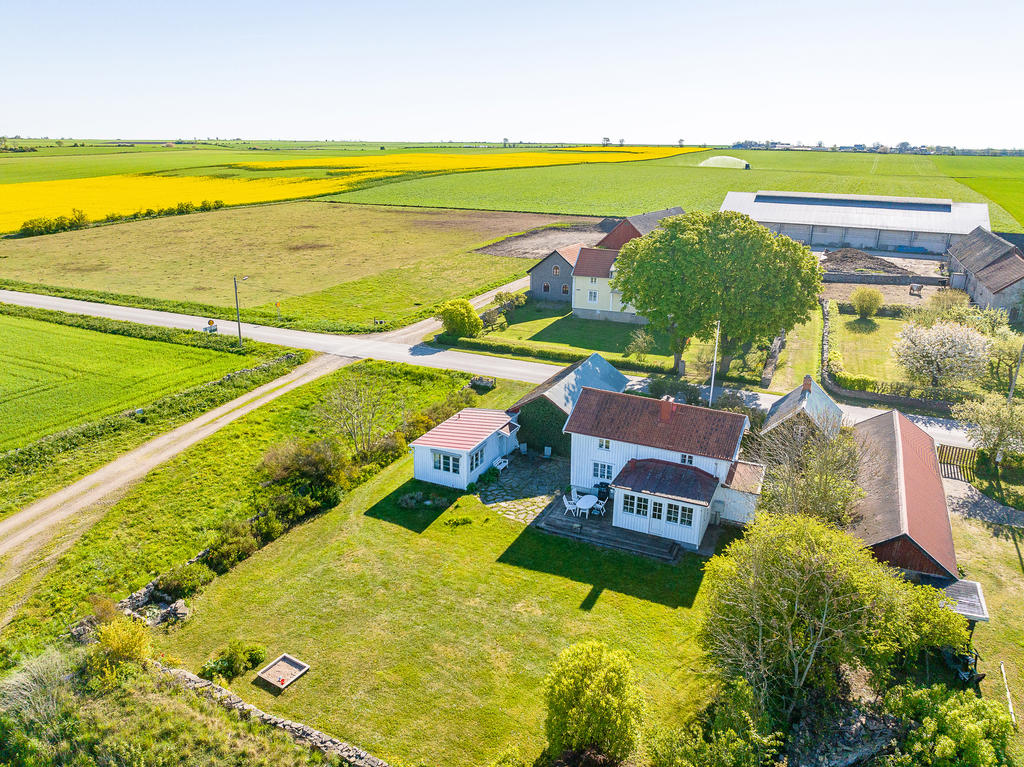 Tomten med läget längst norr ut i byn