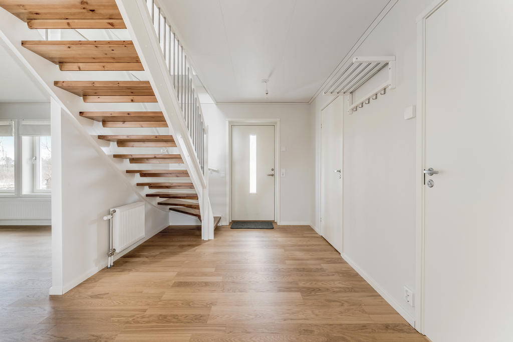 I hallen finns gott om plats för avhängning och förvaring