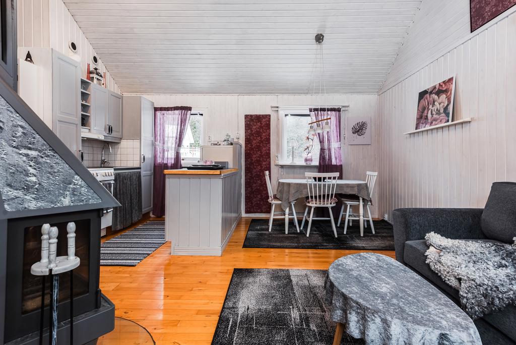 Storstuga köksdel och matplats
