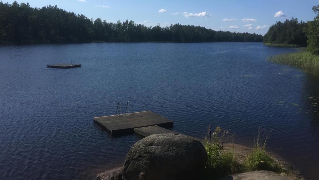 Härligt bad i Hansjön ca 4km från fastigheten. 