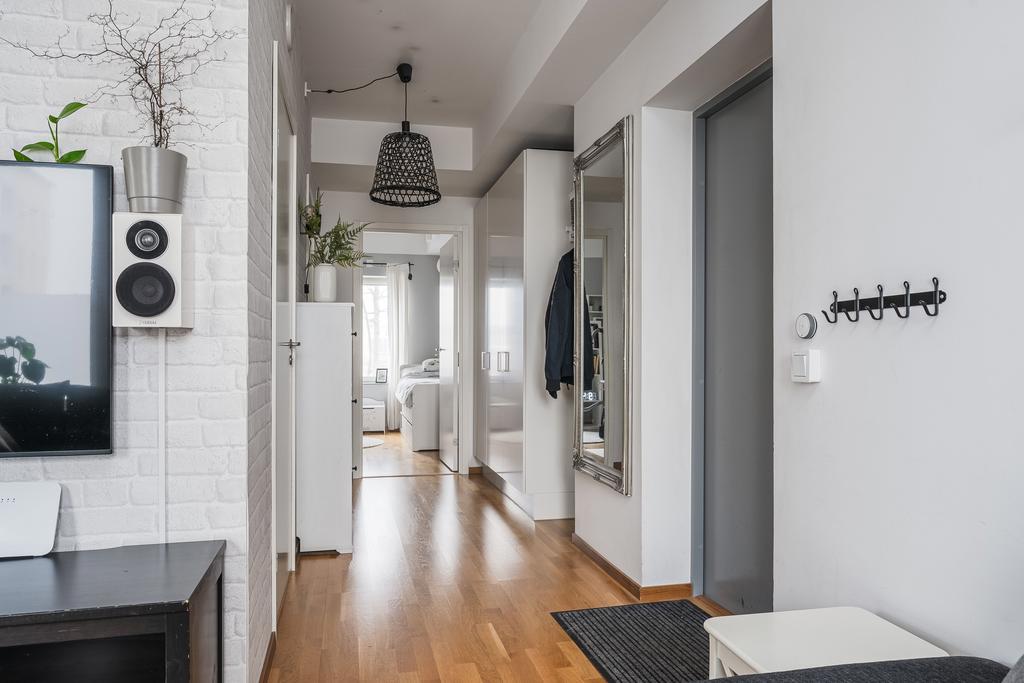 Hall med avhängingsmöjligheter och garderober