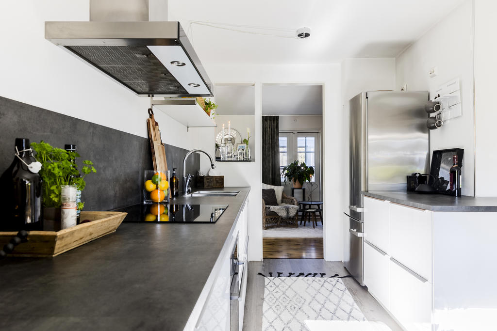 Kök med bra arbets- samt förvaringsytor