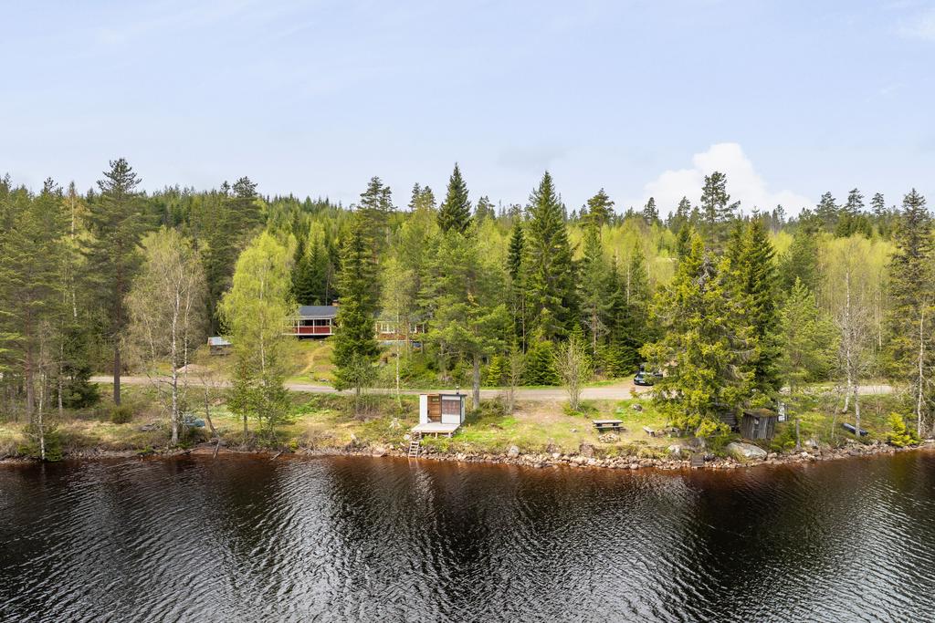 Tryssjön är en långgrund fin badsjö