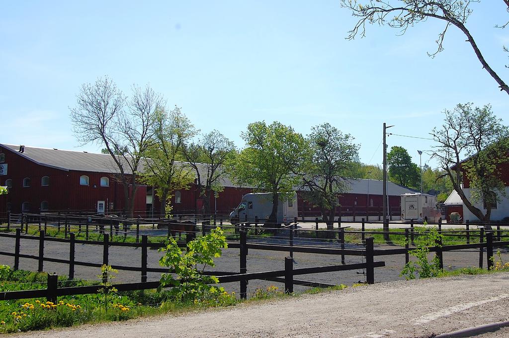 Ågesta ridskola