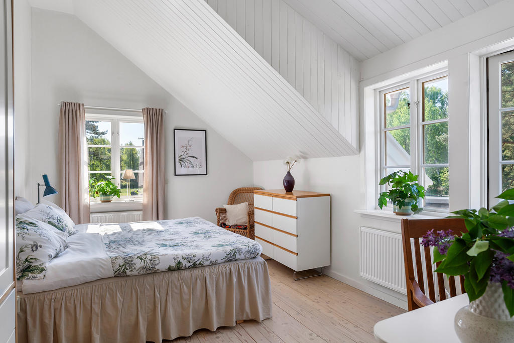 Sovrum 2 övre plan 